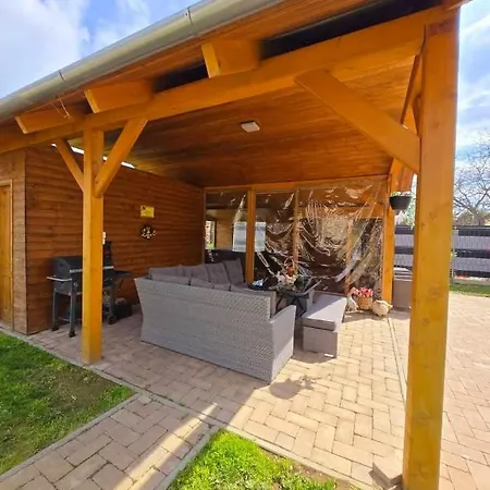 Oliver Apartmanhaz * Балатонлелле