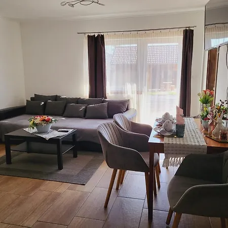Oliver Apartmanhaz * Балатонлелле